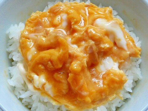 レンジで簡単♪ずぼらレシピ♪ツナと半熟卵の丼